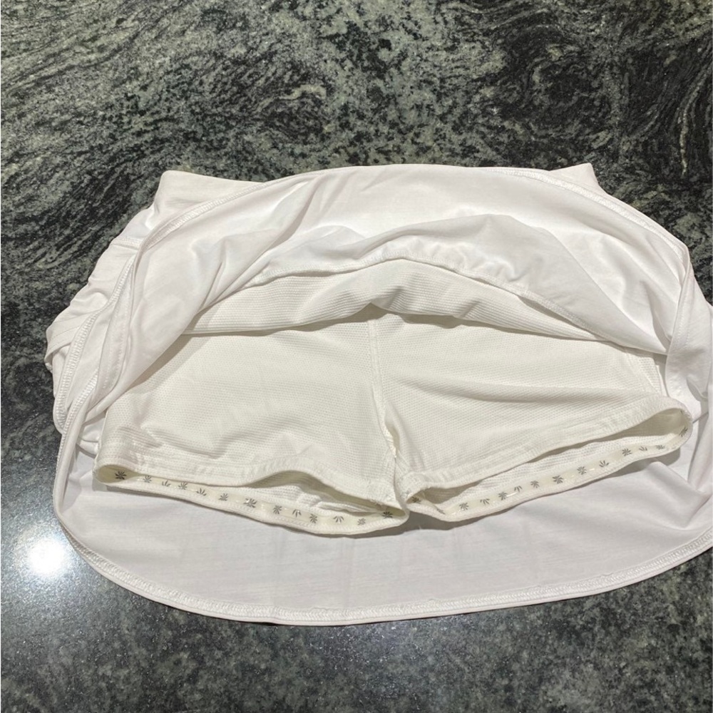 Athleta swagger skirt size small
A couple marks, not noticeable, see pics - Picture 3 of 7